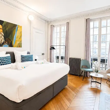 Elysee-concorde, Royale- 6 People Apartment *