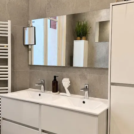 Apartment Elysee-concorde, Royale- 6 People Paris