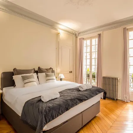 Concorde, Rue Royale- 6 Places Apartment *