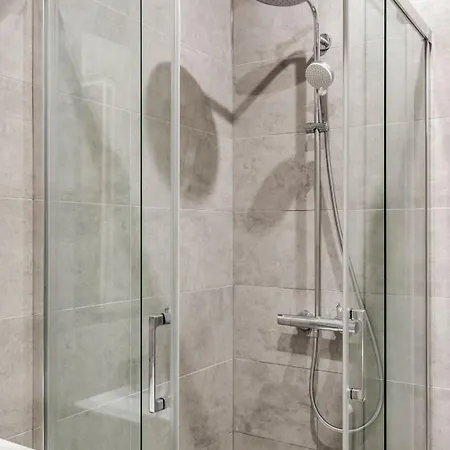 Apartment Concorde, Rue Royale- 6 Places *