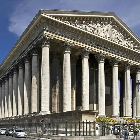 Concorde, Rue Royale- 6 Places Apartment