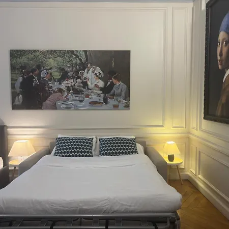 Apartment Concorde, Rue Royale- 6 Places *